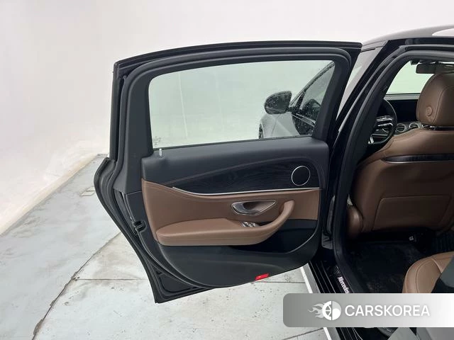 Mercedes-Benz E-class id 4272102 из Китая 10