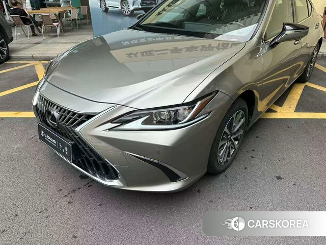 Lexus ES id 4393355 из Китая 10