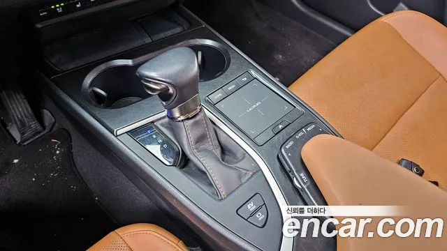 Lexus UX250h id 2701531 из Кореи 10