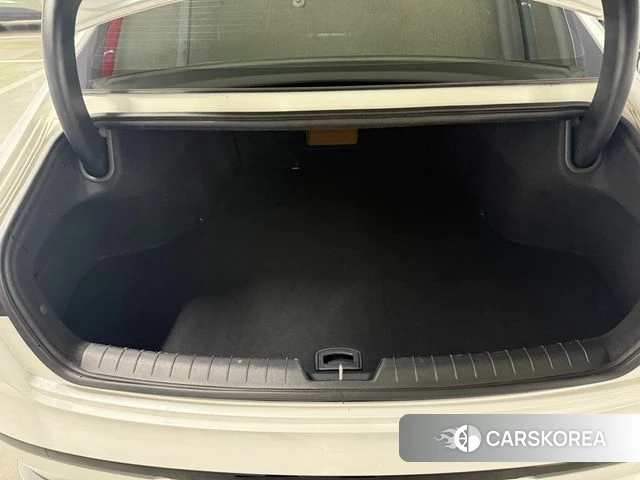 Hyundai Grandeur Hybrid (GN7) id 4523727 из Кореи 10