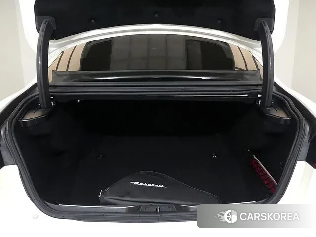 Maserati Quattroporte id 3060404 из Кореи 10