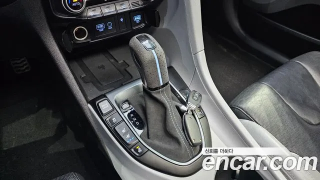 Hyundai Veloster (JS) id 2532375 из Кореи 10