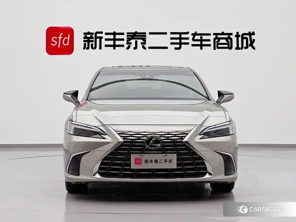 Lexus ES id 4644395 из Китая 10