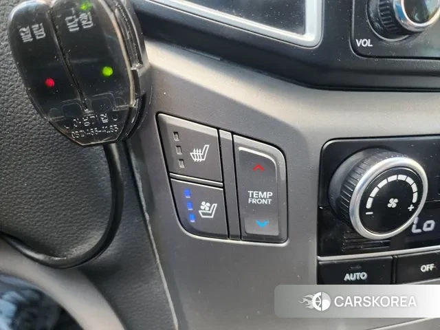 Hyundai The New Grand Starex id 3288358 из Кореи 10