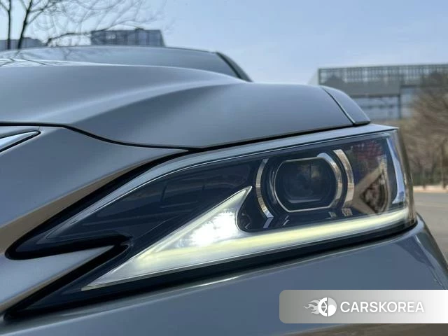 Lexus ES id 4209087 из Китая 10