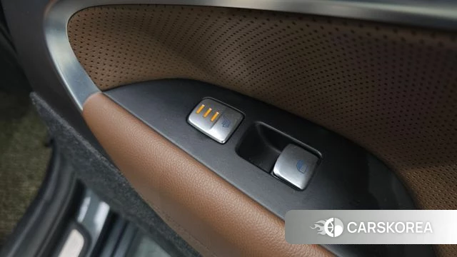 Genesis G70 id 3845813 из Кореи 10