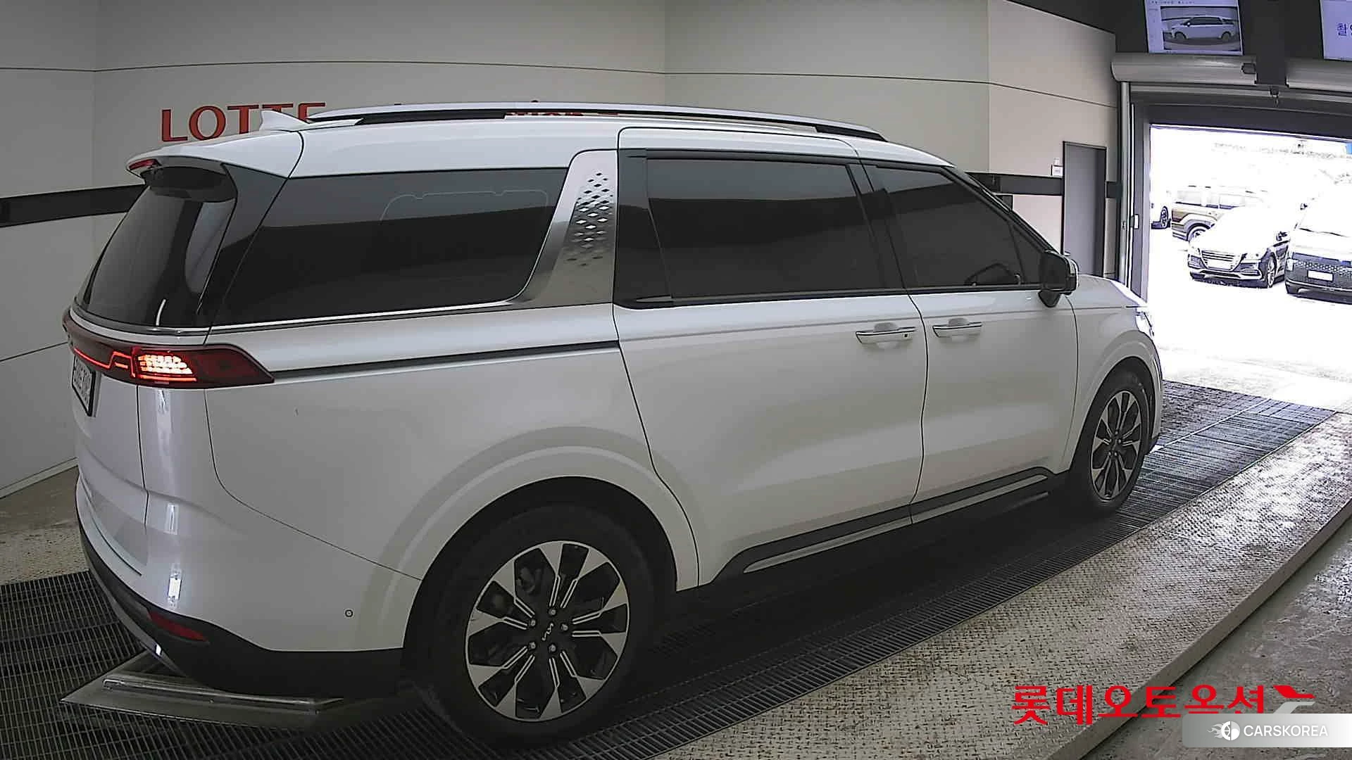 Kia Carnival id 4347371 из Кореи 10