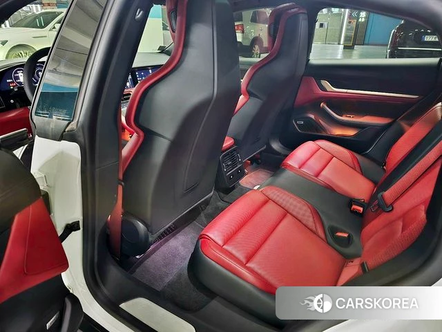 Porsche Taycan id 4304084 из Кореи 10