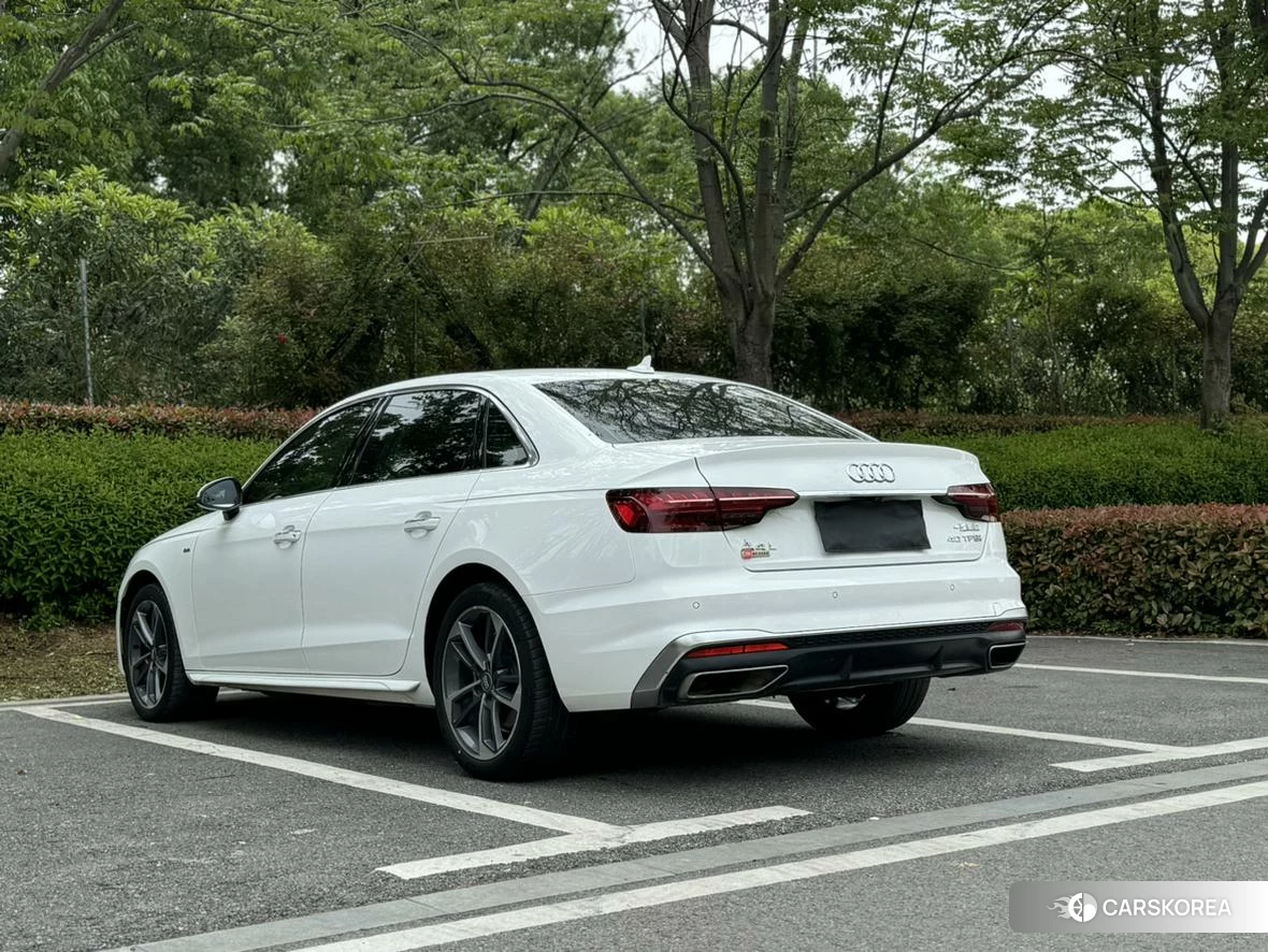 Audi A4L id 4512361 из Китая 9
