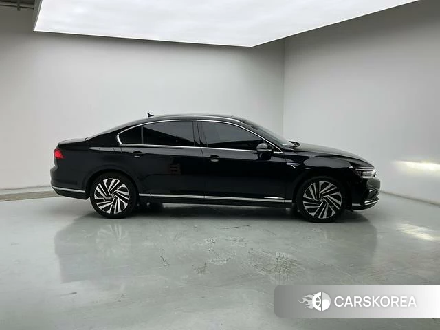 Volkswagen Magotan PHEV id 4307727 из Китая 10