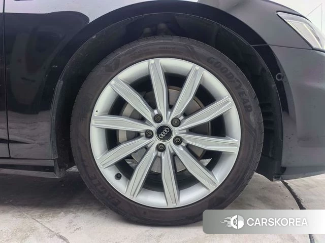 Audi A6L id 4335285 из Китая 10