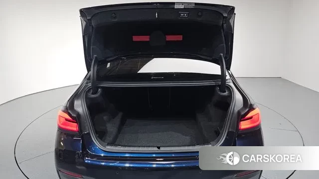 BMW 5 Series (G30) id 3355089 из Кореи 10