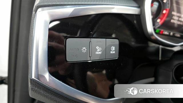 Audi Q3 (F3) id 3965671 из Кореи 10