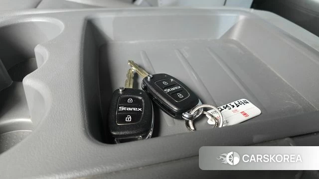 Hyundai The New Grand Starex id 3834741 из Кореи 10