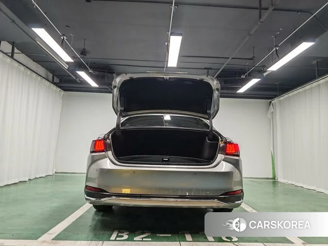 Lexus ES id 4276676 из Китая 10