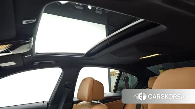 BMW 5 Series (G30) id 3540386 из Кореи 10