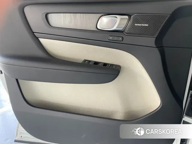 Volvo XC40 id 3733908 из Кореи 10