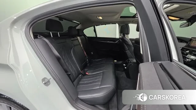 BMW 5 Series (G30) id 3058556 из Кореи 10