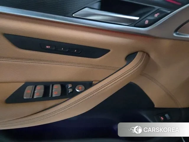 BMW 5 Series (G30) id 3012313 из Кореи 10