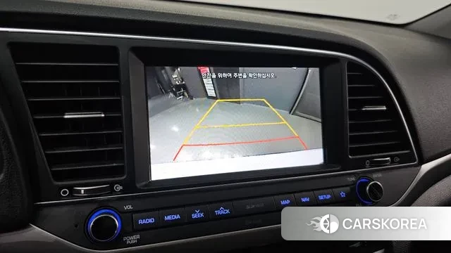 Hyundai Avante AD id 3672919 из Кореи 10