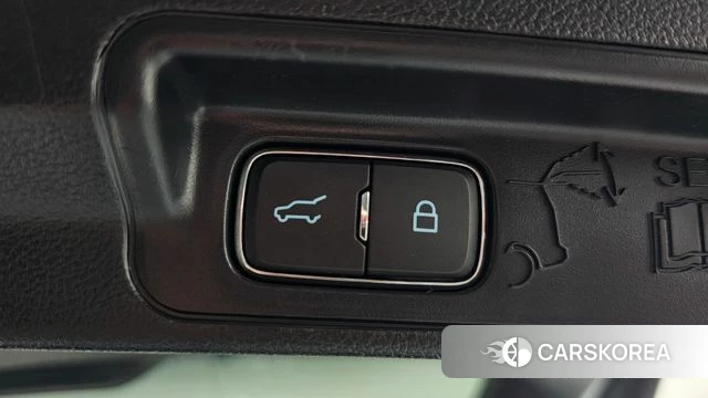 Ford Explorer 6th Generation id 4388607 из Кореи 10