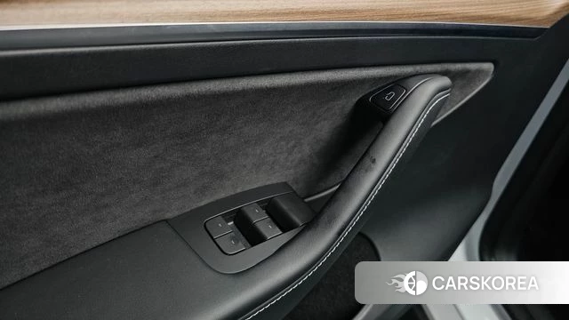 Tesla Model Y id 3909531 из Кореи 10