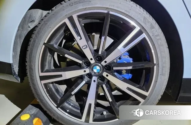 BMW 5 Series (G60) id 3732182 из Кореи 10