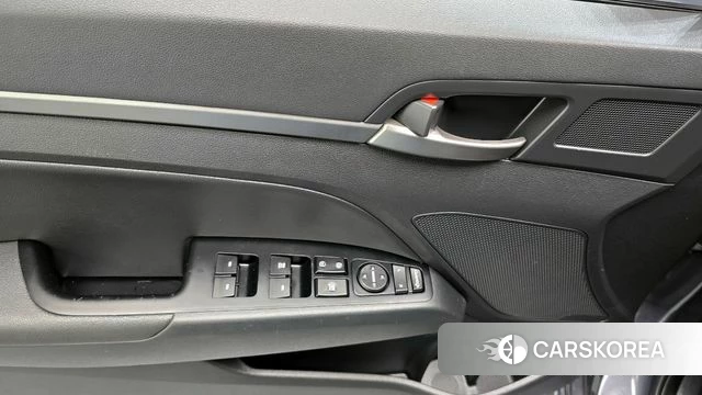 Hyundai Avante AD id 3899846 из Кореи 10