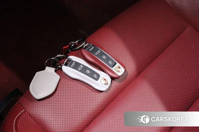 Porsche 911(992) id 3851228 из Кореи 10