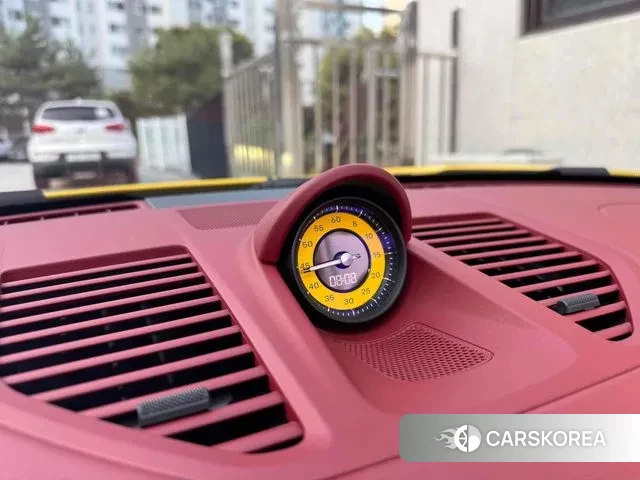 Porsche 911(992) id 3219773 из Кореи 10