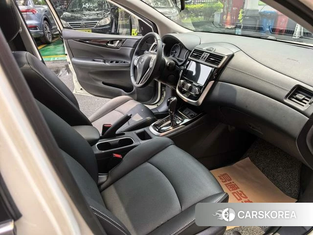 Nissan TIIDA id 4263972 из Китая 10