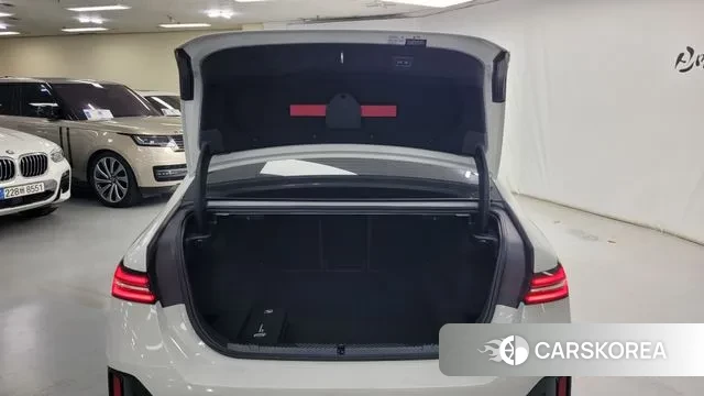 BMW 5 Series (G60) id 3769456 из Кореи 10