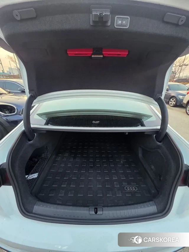 Audi A6 (C8) id 3680536 из Кореи 10