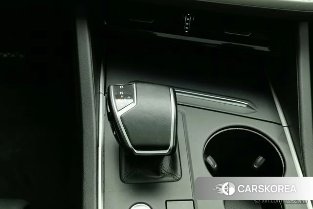 Volkswagen Touareg id 4210708 из Китая 10
