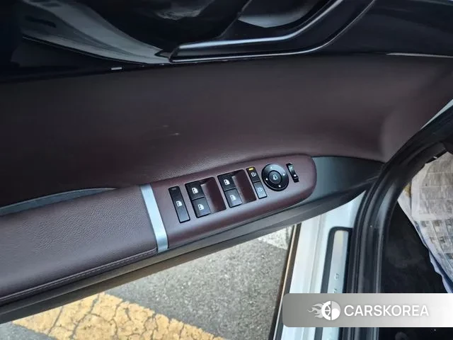 Hyundai Grandeur (GN7) id 3550502 из Кореи 10