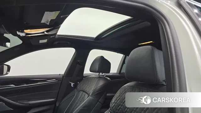 BMW 5 Series (G30) id 3552710 из Кореи 10