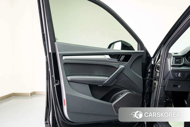 Audi Q5L id 4298220 из Китая 10