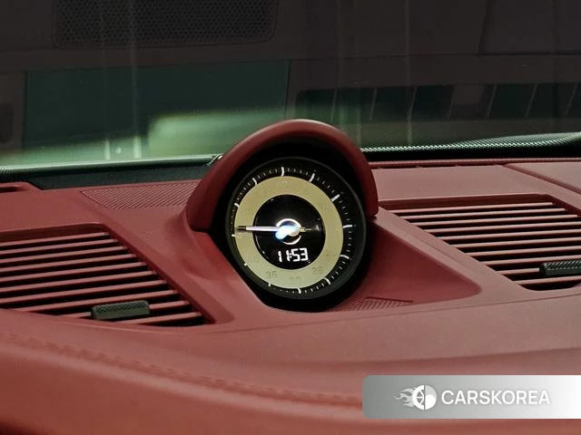 Porsche 911(992) id 4572695 из Кореи 10