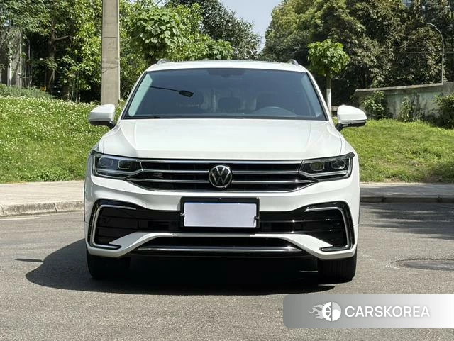Volkswagen Tiguan L id 4215577 из Китая 10