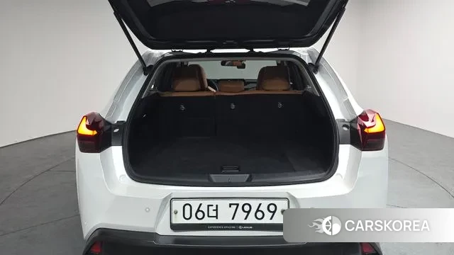 Lexus UX250h id 3748209 из Кореи 10