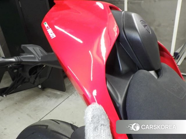 Проданный Ducati PANIGALE V4 S id 3999925 из Японии, фото 10