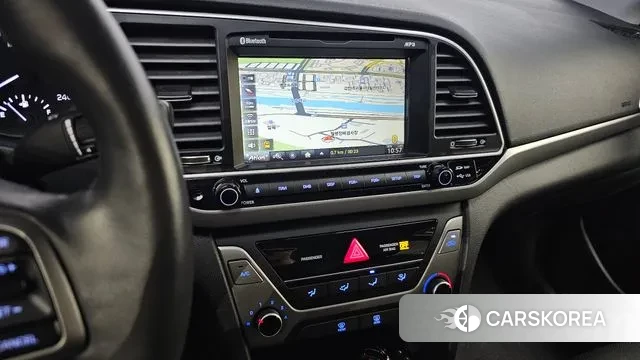 Hyundai Avante AD id 3709423 из Кореи 10