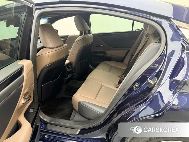 Lexus ES id 4300019 из Китая 10