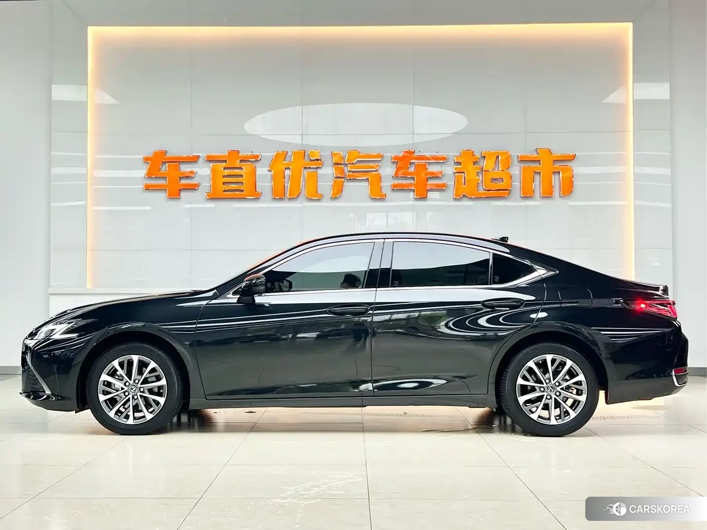 Lexus ES id 4565186 из Китая 11