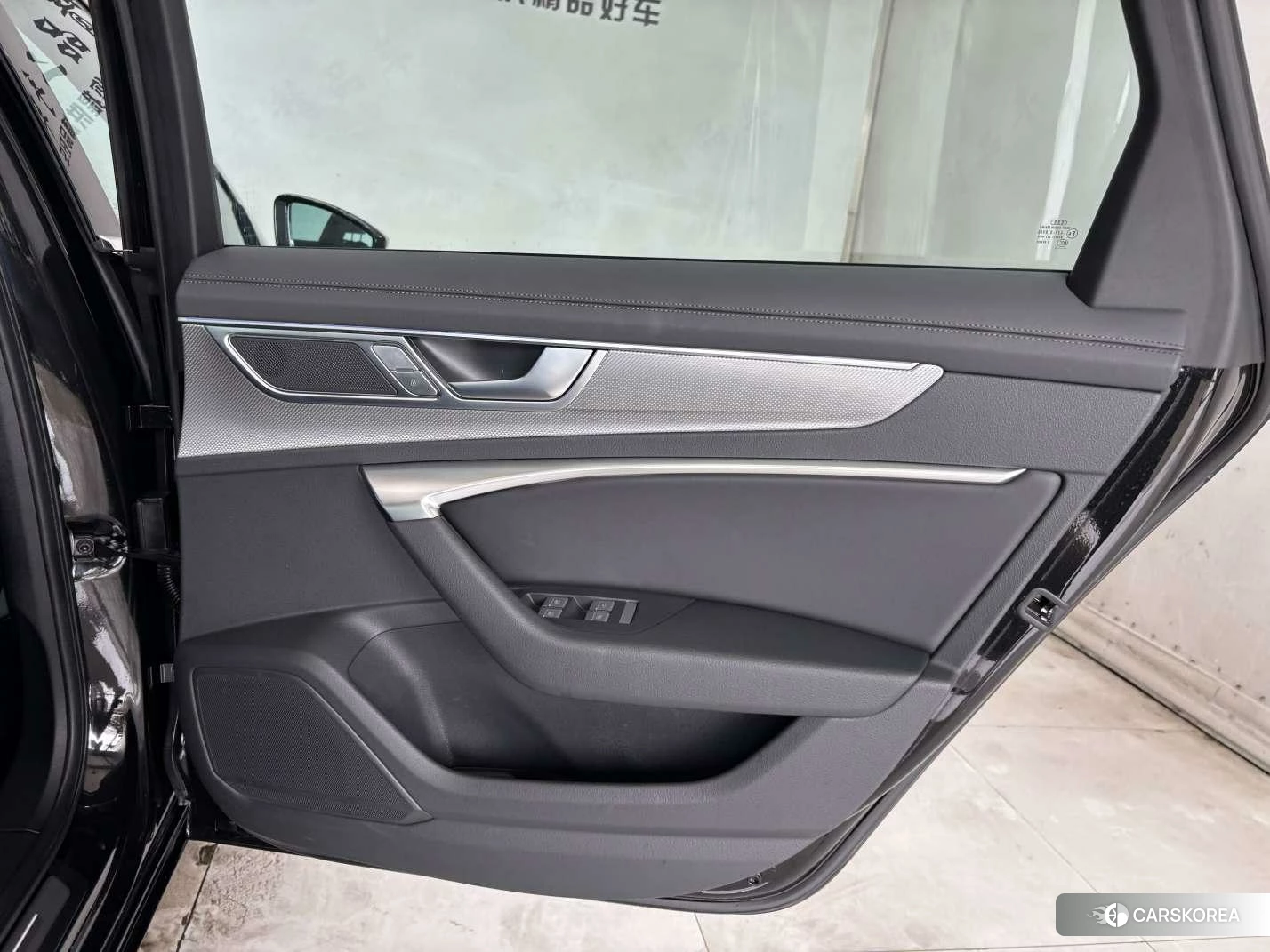 Audi A6L id 4513839 из Китая 10