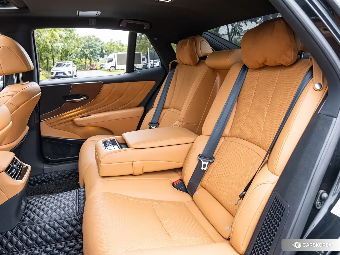 Lexus LS id 4514231 из Китая 10