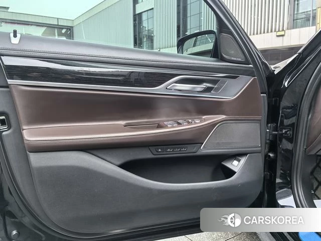 BMW 7 series id 4299476 из Китая 10