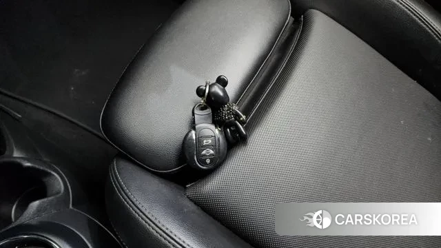 Mini Cooper Convertible id 3526405 из Кореи 10