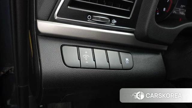 Hyundai Avante AD id 4918882 из Кореи 10