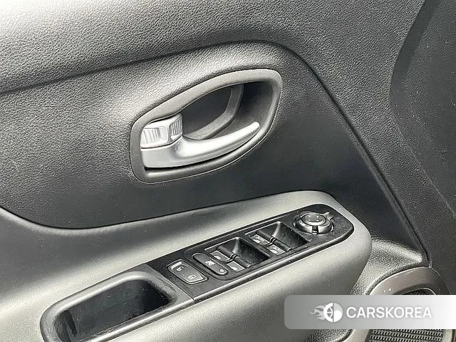 Jeep Renegade id 3226347 из Кореи 10